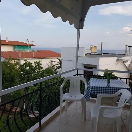 Aparthotel Argo Nea Plagia